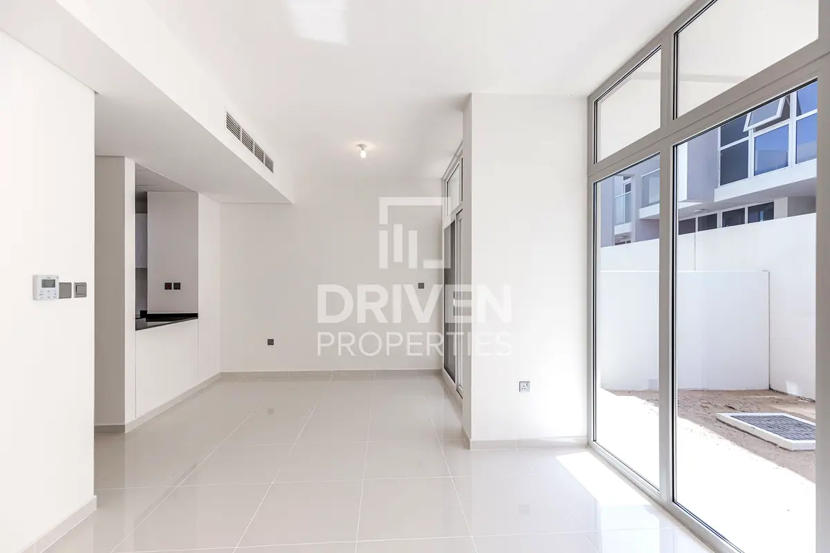 Brand New  Bright TH | Ready To Move In