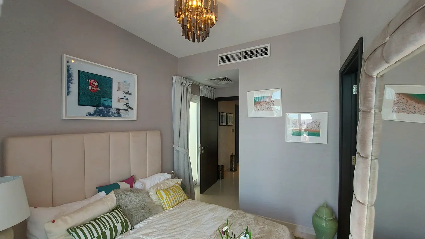 RR-EM, Middle corner 3BR Townhouse, Investor Deal
