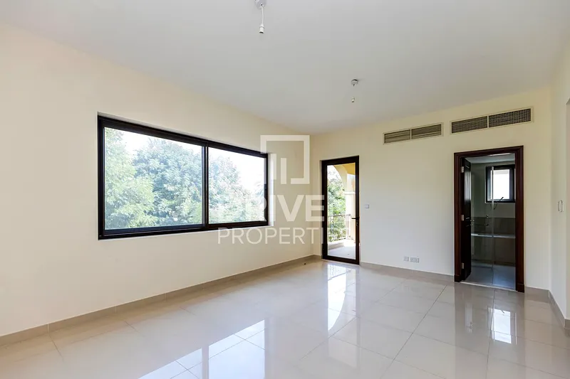 Well Maintained | Luxury | Ready To Move