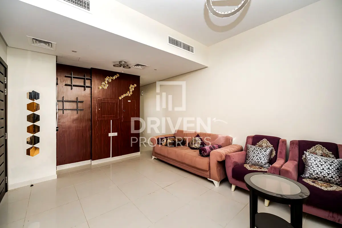 Stunning Single Row and Golf Course View