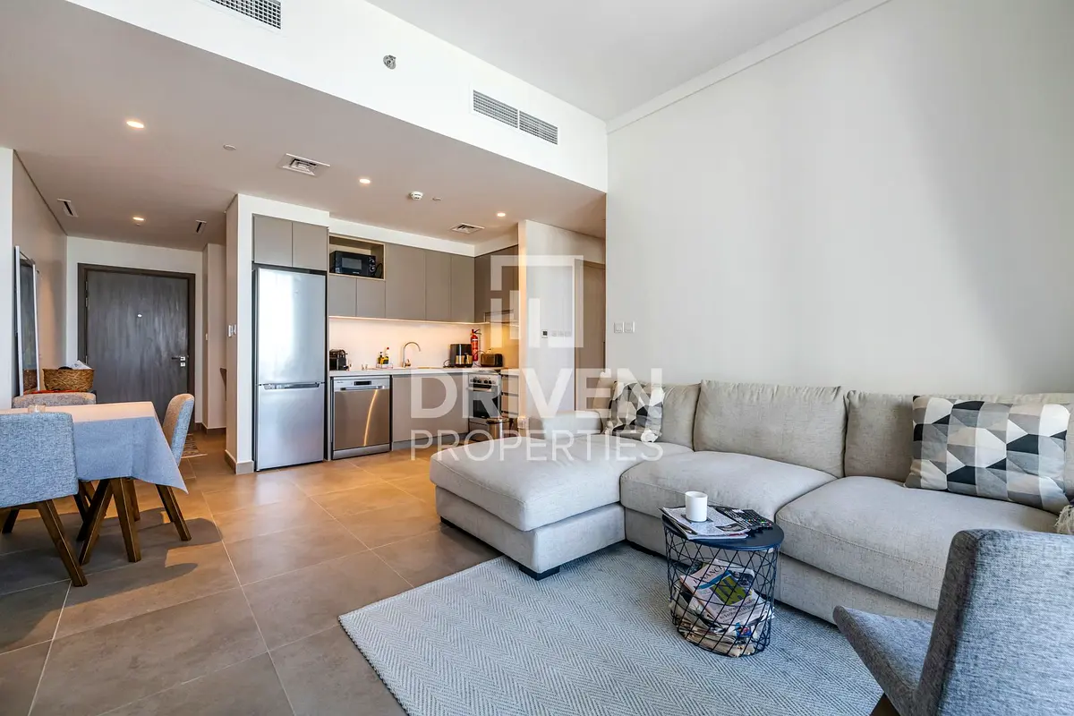 Fully Furnished | Modern W/ Chiller Free