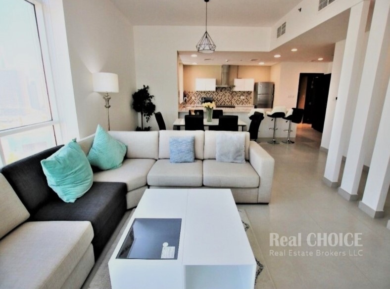 Spacious Luxurious 1BR | Kitchen Equipped | Business Bay Apartment