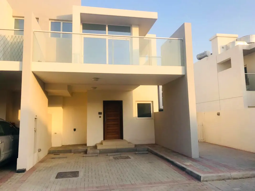 RREM  LSHAPED GARDEN 3BR  VILLA  FOR SALE
