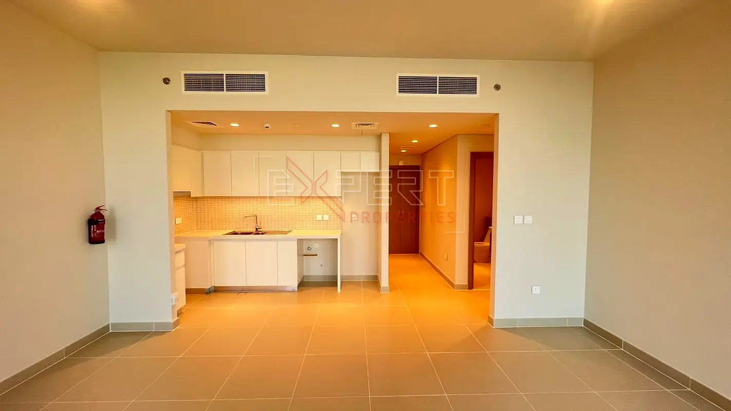 Sky Line View | Mid floor | Vacant
