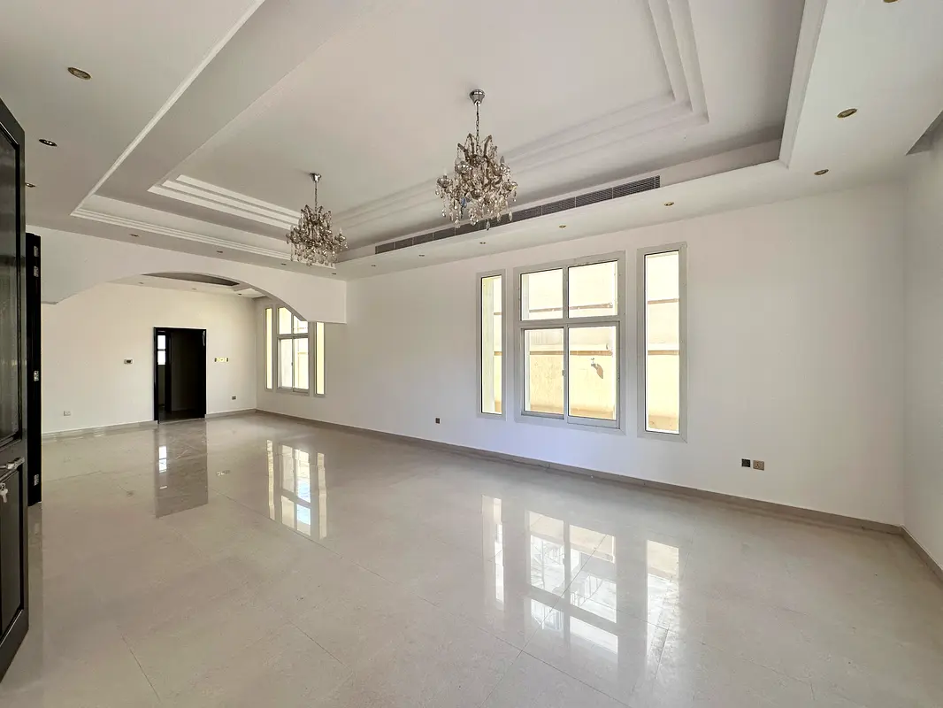 Luxury villa for rent in al khawaneej ( 5 bedroom + hall + majlas + dining room + kitchen + parking