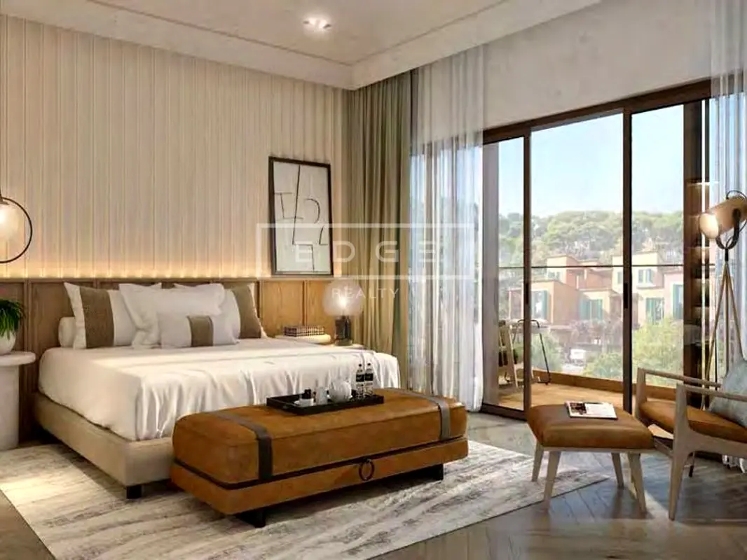 4BR Villa | Middle Unit | Classic View