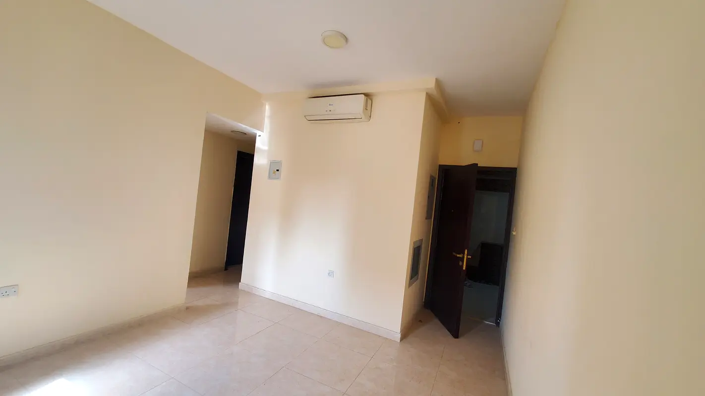 SPACIOUS 1BHK AVAILABLE AT GOOD LOCATION