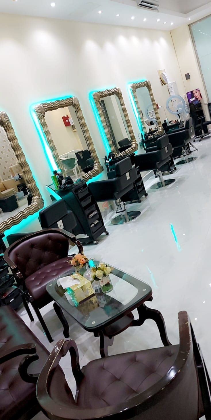 Ladies Beauty Salon in Dubai Al Hamriya صالون سبا للسيدات مربح للبيع في الحمرية دبي
