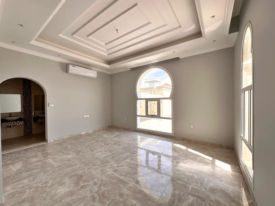 Brand new villa for rent in al khawaneej ( 3 bedroom + hall + majlas + parking + kitchen )