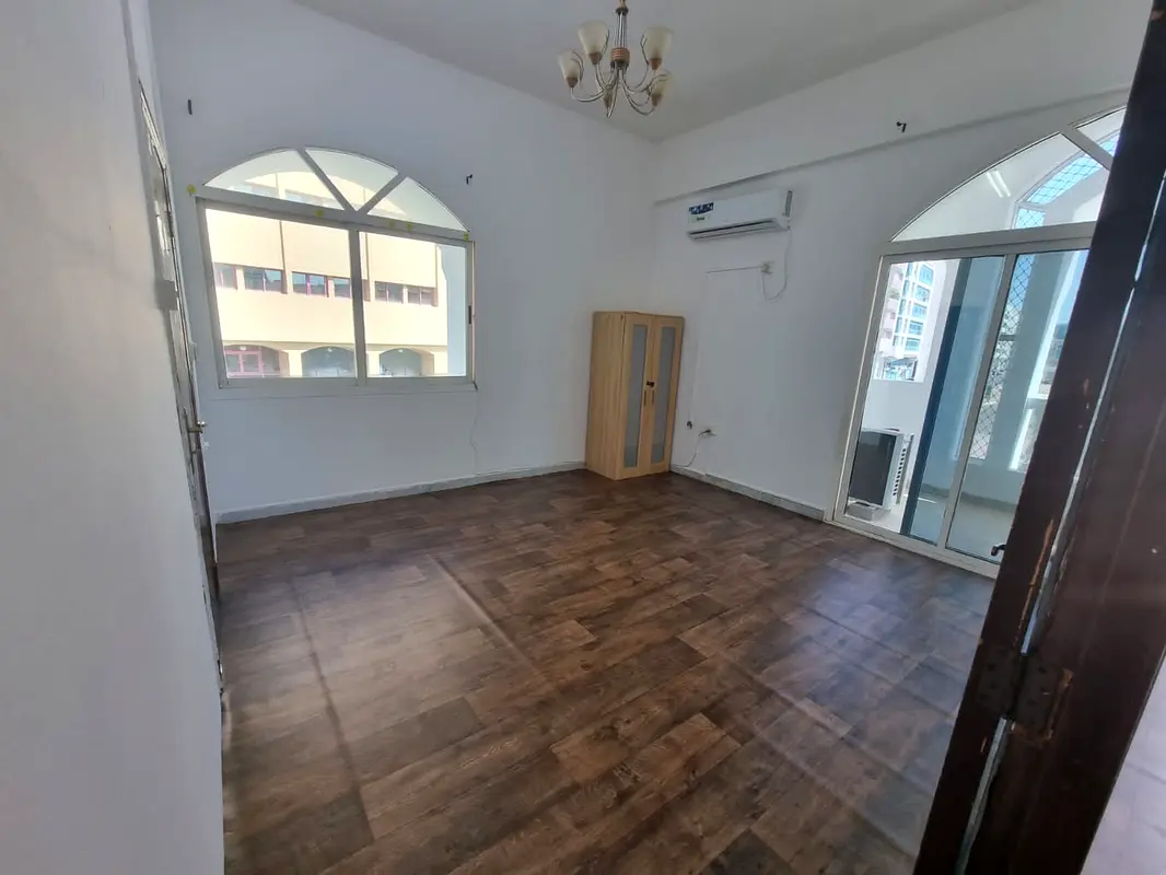 Good Size 1BHK With Balcony For 3500 Monthly Behind Al Falah Plaza