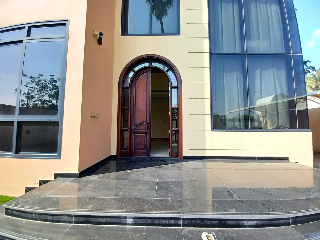 ***RESIDENTIAL/COMMERCIAL –5BHK Duplex Villa with Lift available in Al Nasserya ,Sharjah (Main Road)
