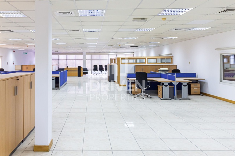 Vacant Spacious Warehouse in Jafza South