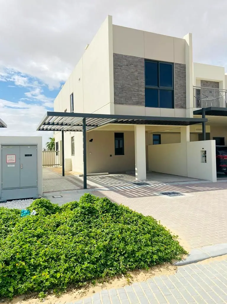 Landscaped  l Single Row  l  Semi-Furnished TH