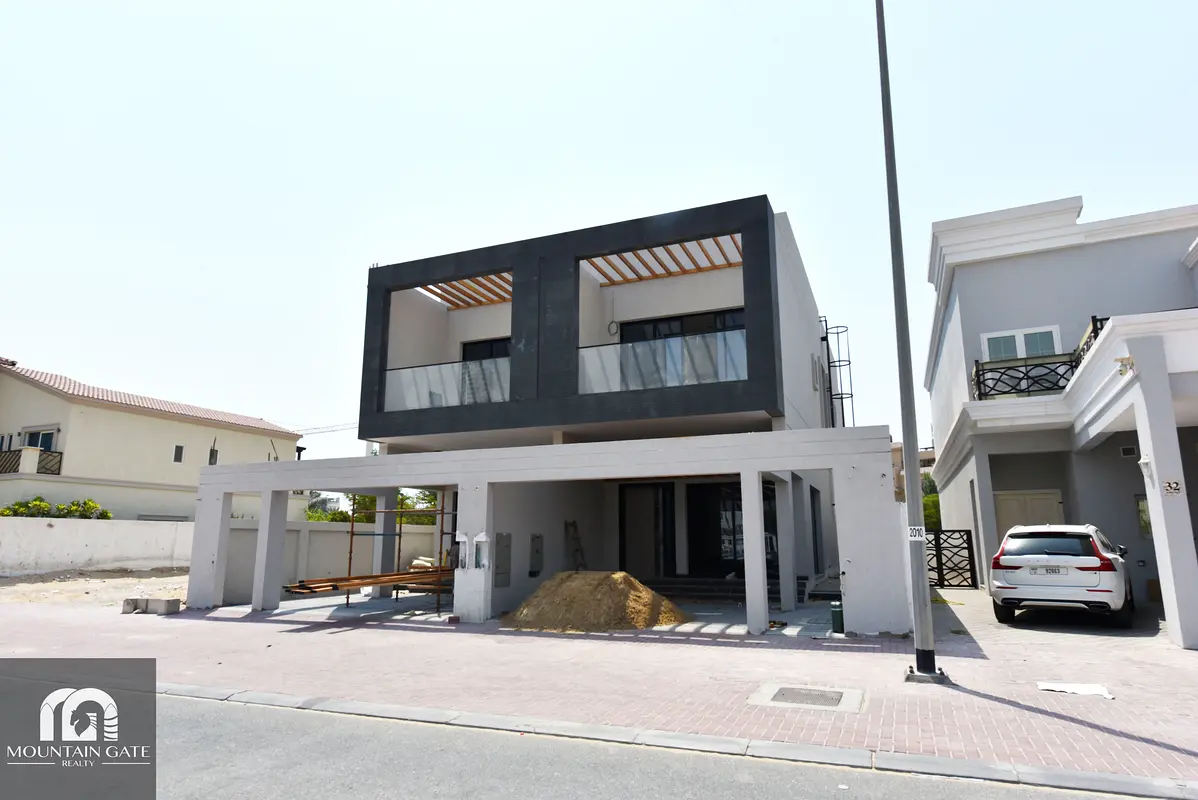 High Quality Contemporary Style villa w private pool