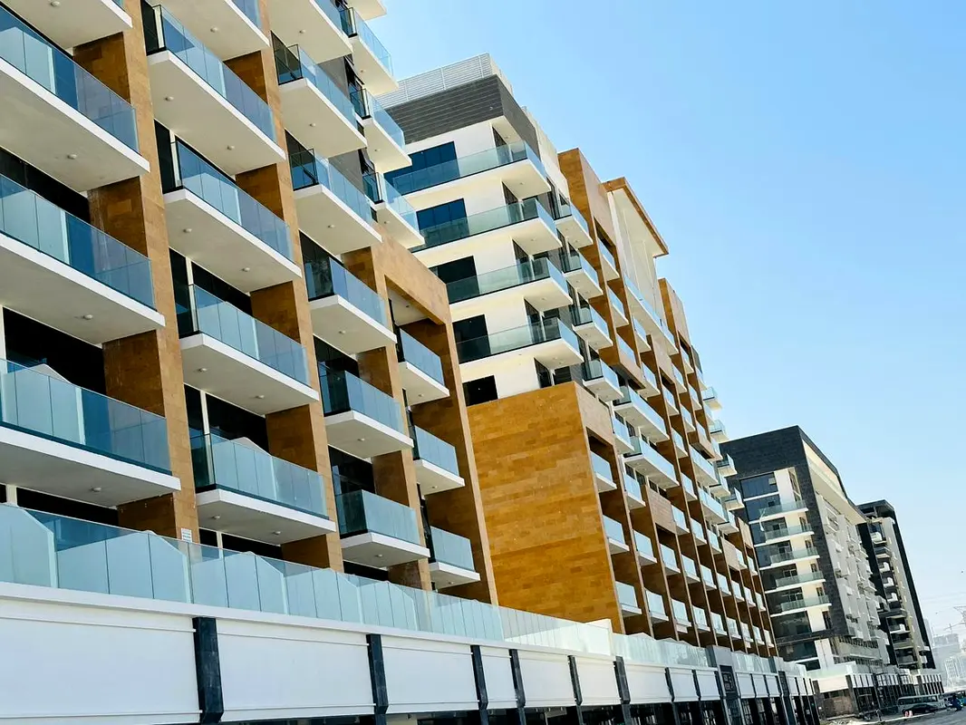 DISTRESS DEAL | PRIME LOCATION  | READY