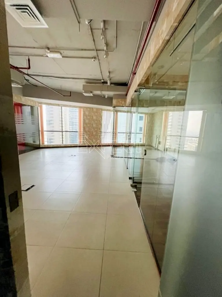 Vacant | Fittted  Partitioned | Close to metro