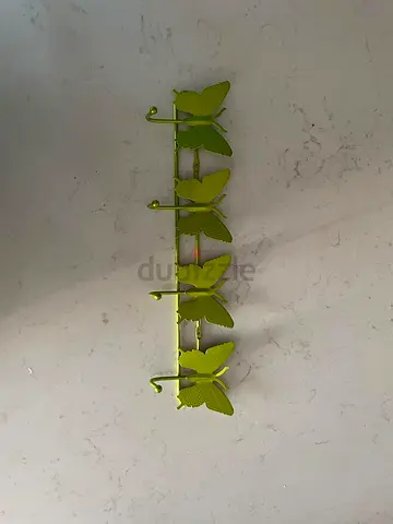 Wall mounted hook rack