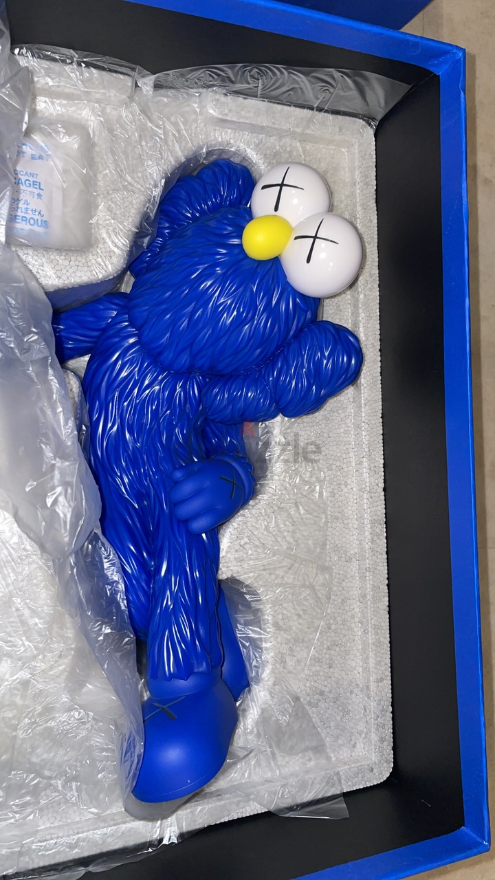 第1位獲得！ KAWS $350, TIME OFF day BLUE - www.budiveren.com