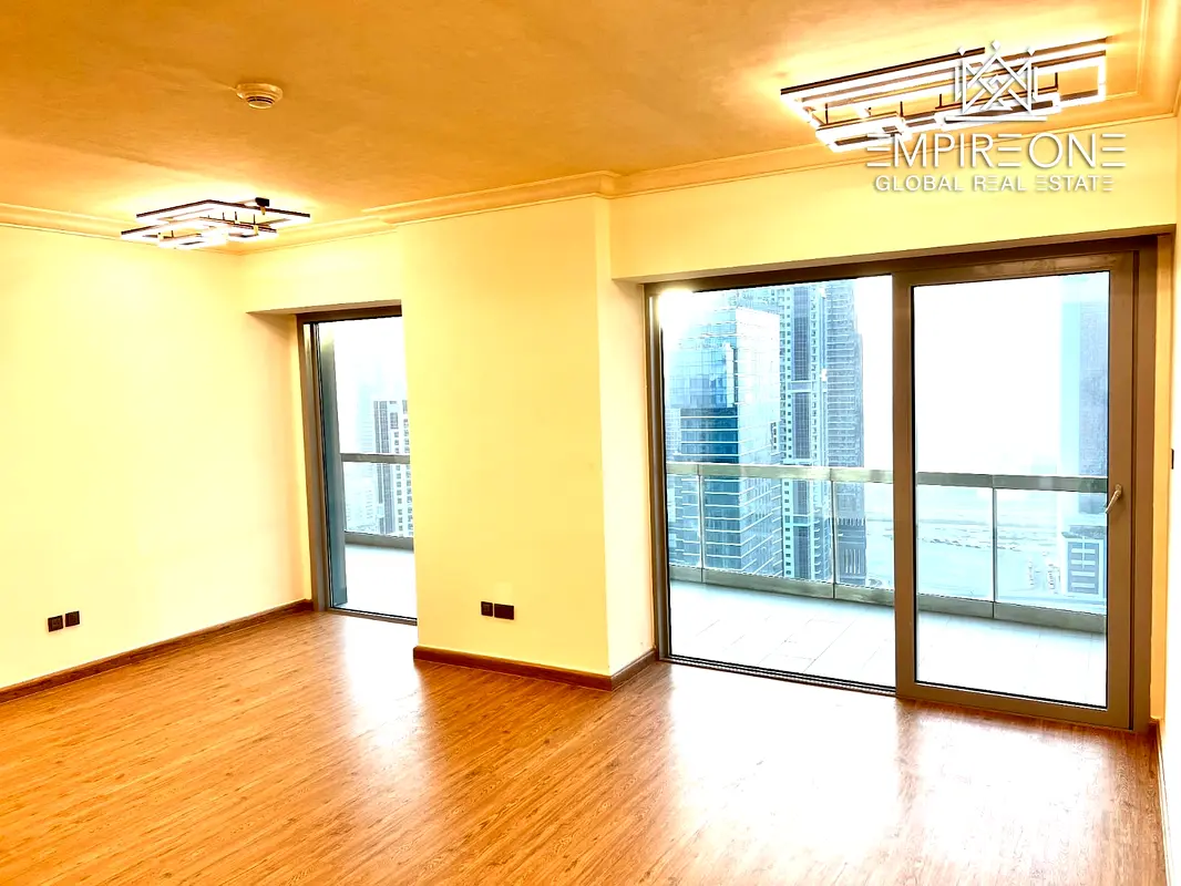 Newly Upgraded | High Floor | Vacant | Downtown | Sea View