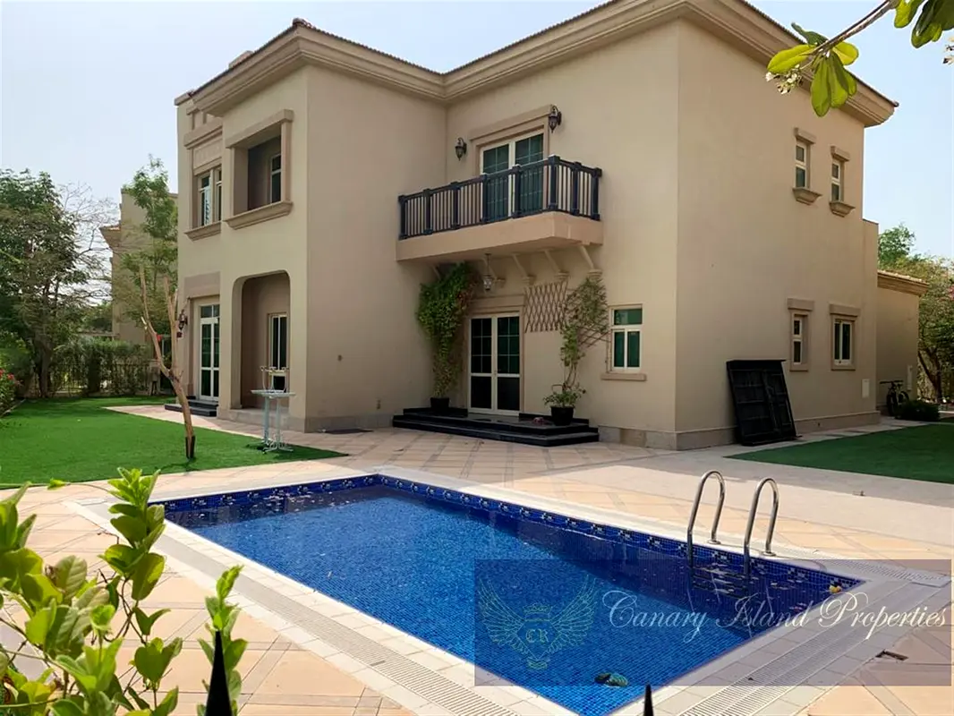 Lake views | 4 Bedroom | Open Plan Layout