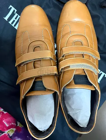 Burberry mens shoes size 45