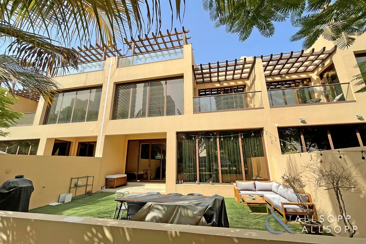 4 Bedrooms | Available April | Exclusive