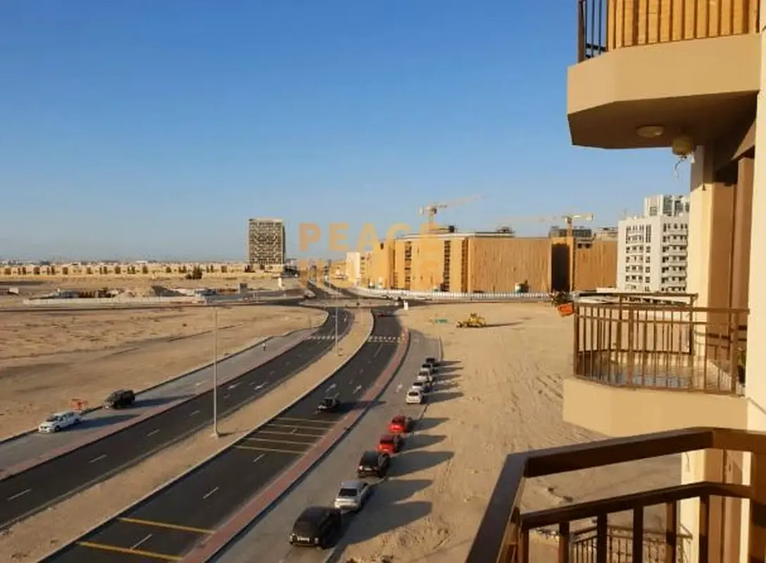 Furnished apartment spacious and bright, great for investment.