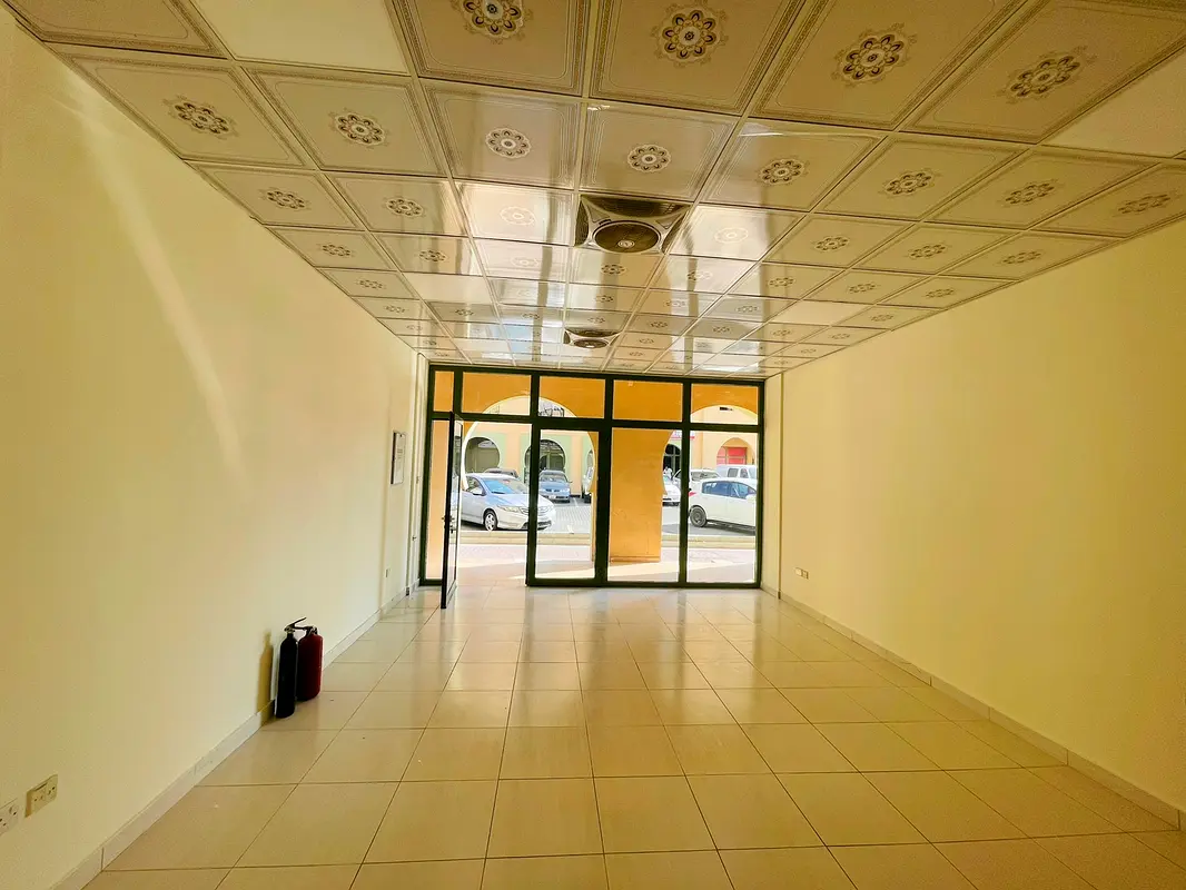 SHOP FOR RENT IN SPAIN CLUSTER