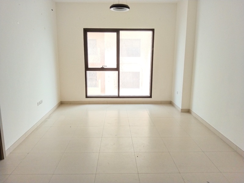 CONVINIENT 1 BR APARTMENT CLOSE TO METRO WITH BALCONY