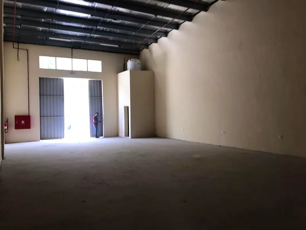 Hot Deal warehouses and shops  for sale 30,000 sft with 10% ROI in industrial 1 Ajman