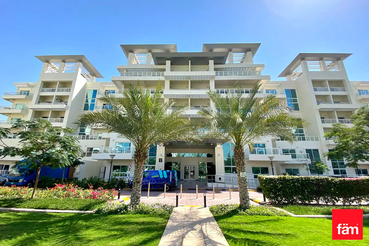 Stunning Large Duplex, Study Space, Vacant Now