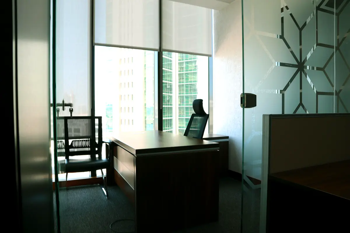 FULLY FURNISHED READY TO MOVE IN