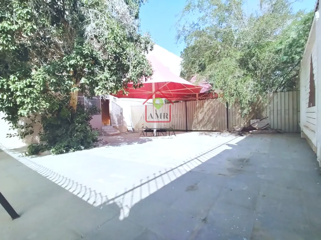 Spacious Apt|  Central Duct Ac|  Private Yard