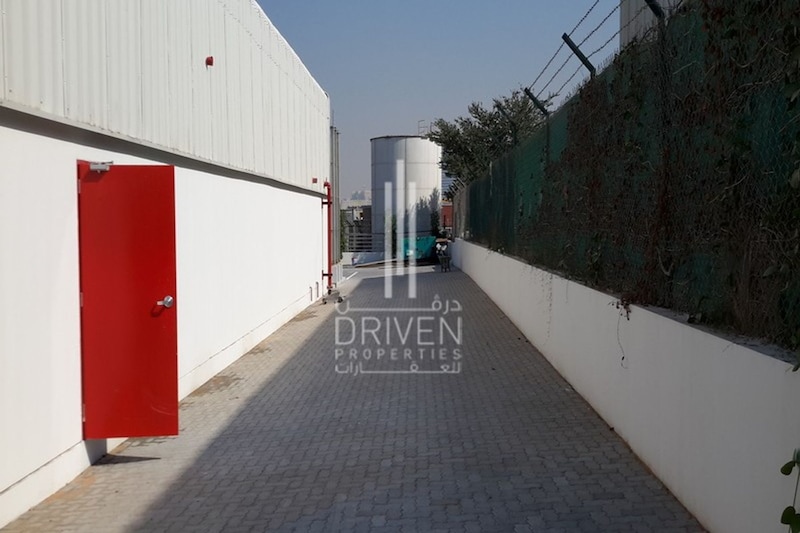 HUGE WAREHOUSE | Prime Location in JAFZA