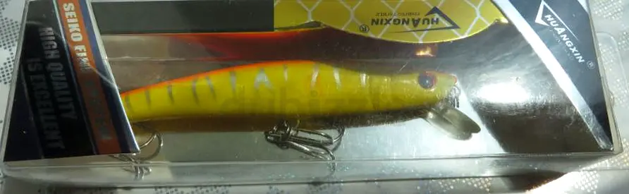 FISHING LURES 5 ASSORTED