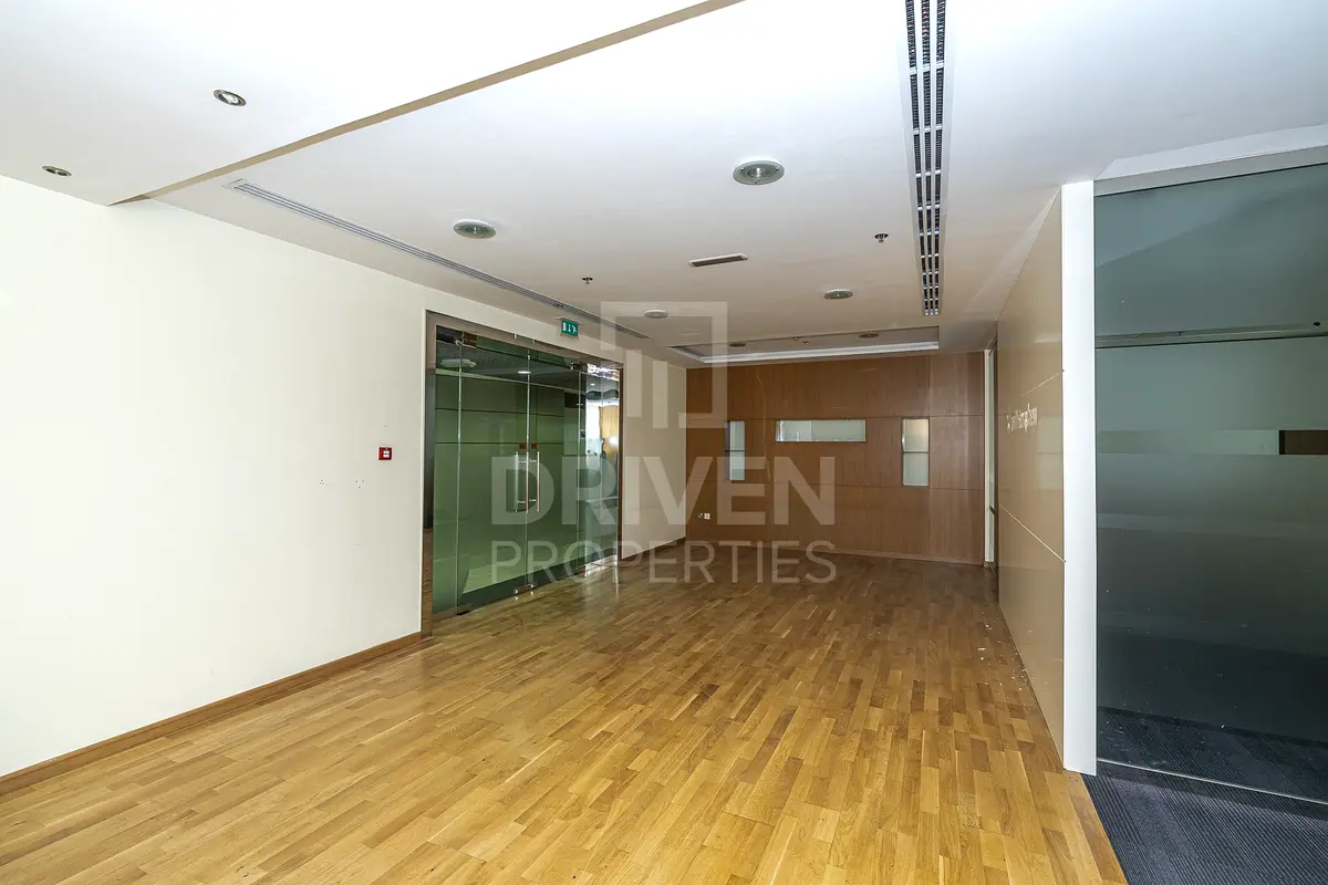 Fitted Office | Well-Kept | Middle Floor