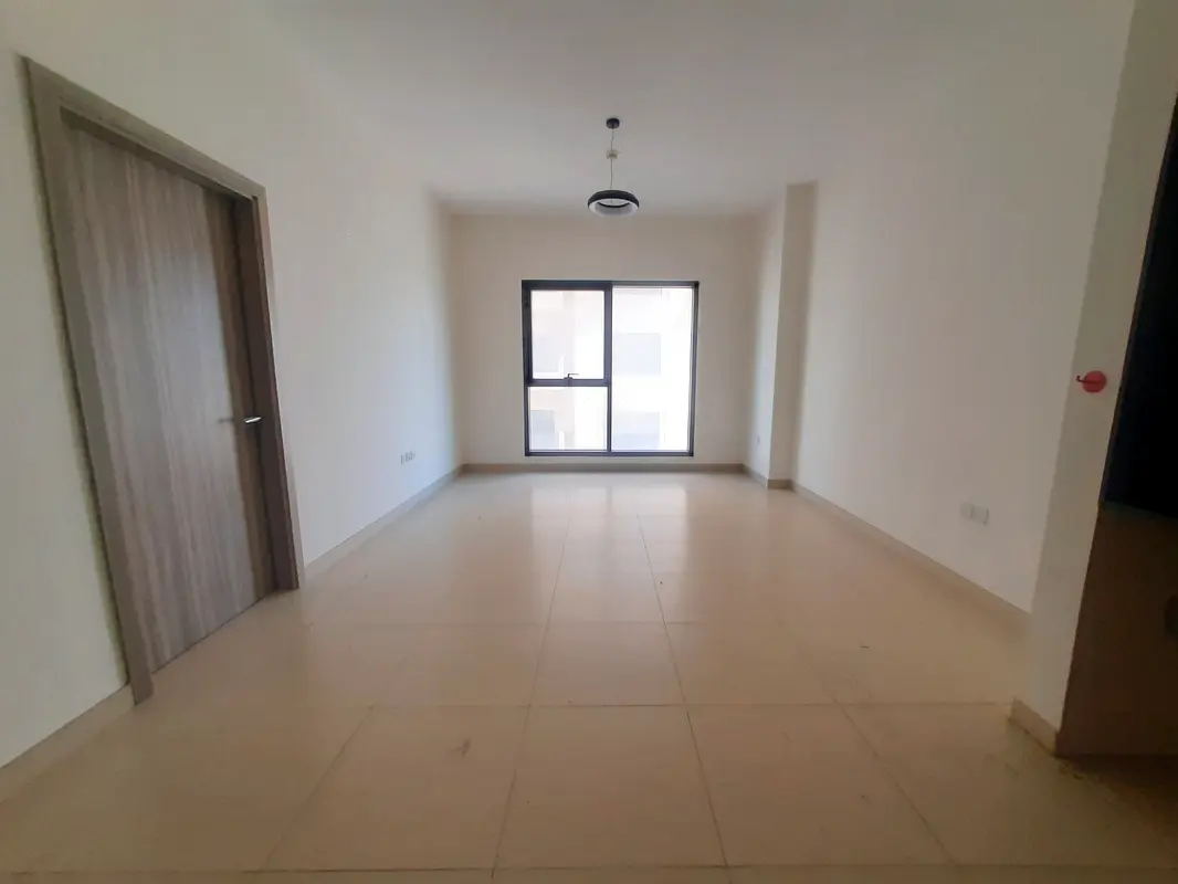 HOT OFFER, Elegant Vastly Spacious 1Bedroom Appartment, Close to Metro