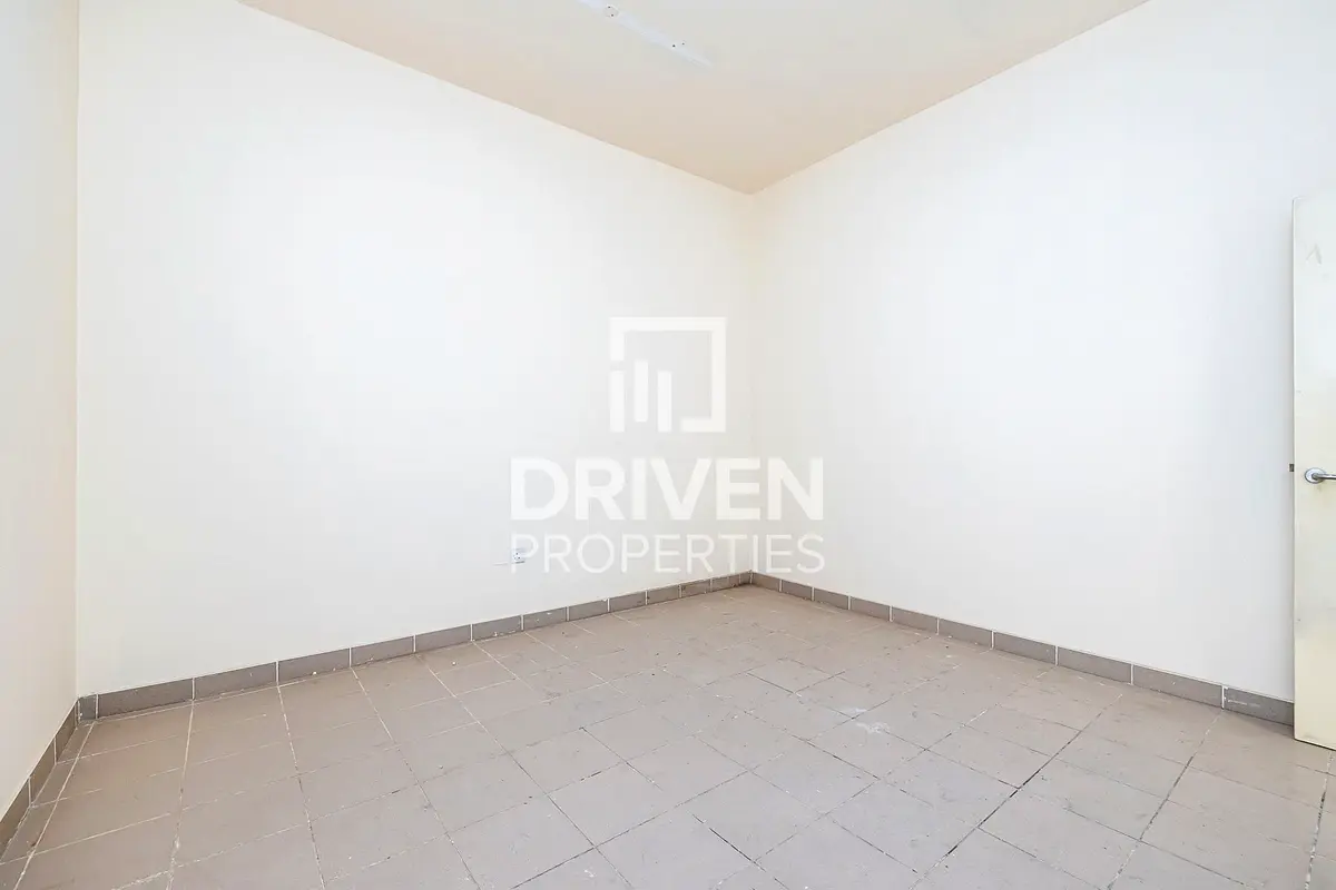 Well-maintained Labour Camp w/ 122 Rooms