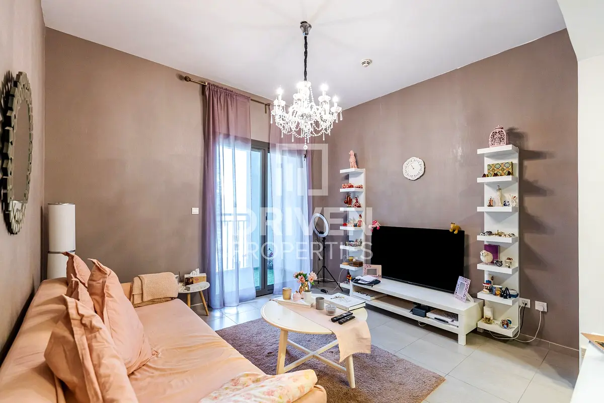 Bright  Cozy | Community Views | Vacant