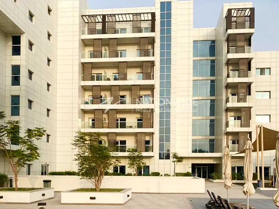 Fully Furnished Sophisticated Unit + Parking