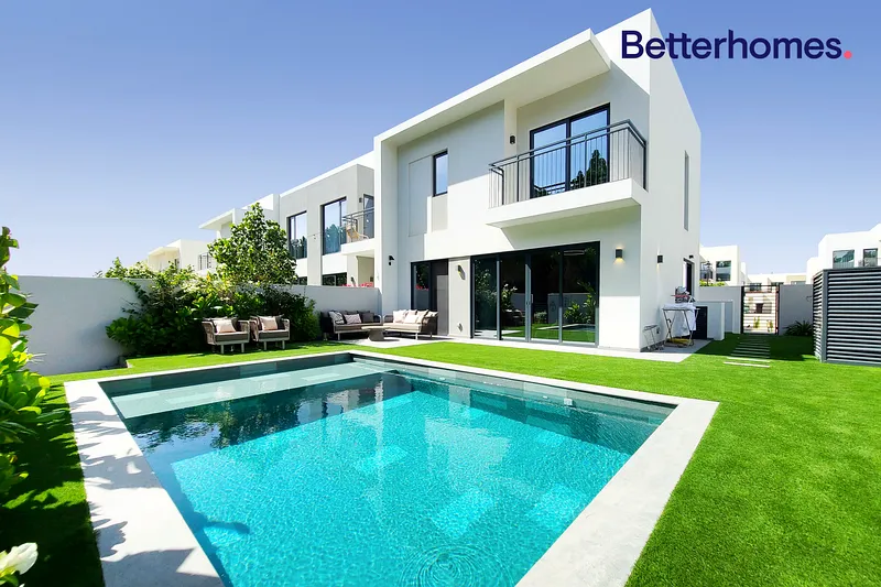 Huge Corner Plot | 4 Bed+Maid  | Private Pool