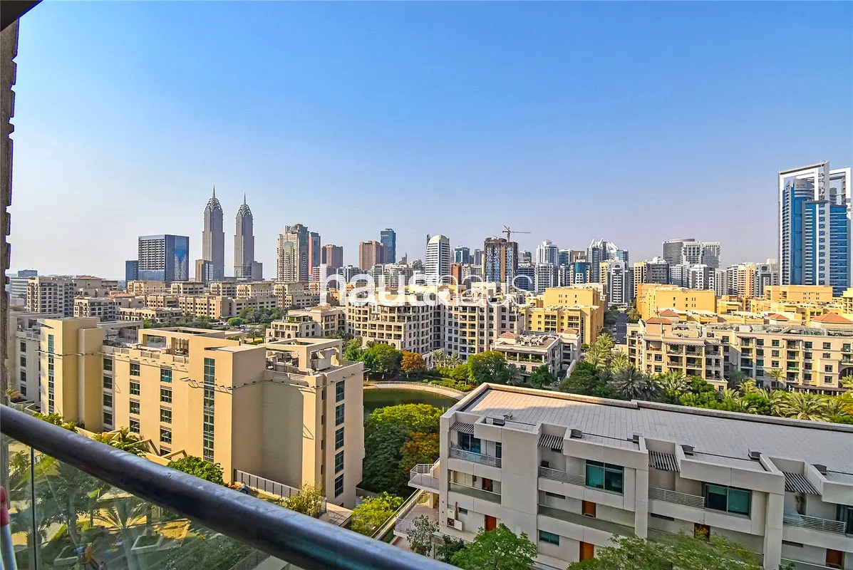 Bright Unit | Lovely Lake Views | Tenanted 70k pa