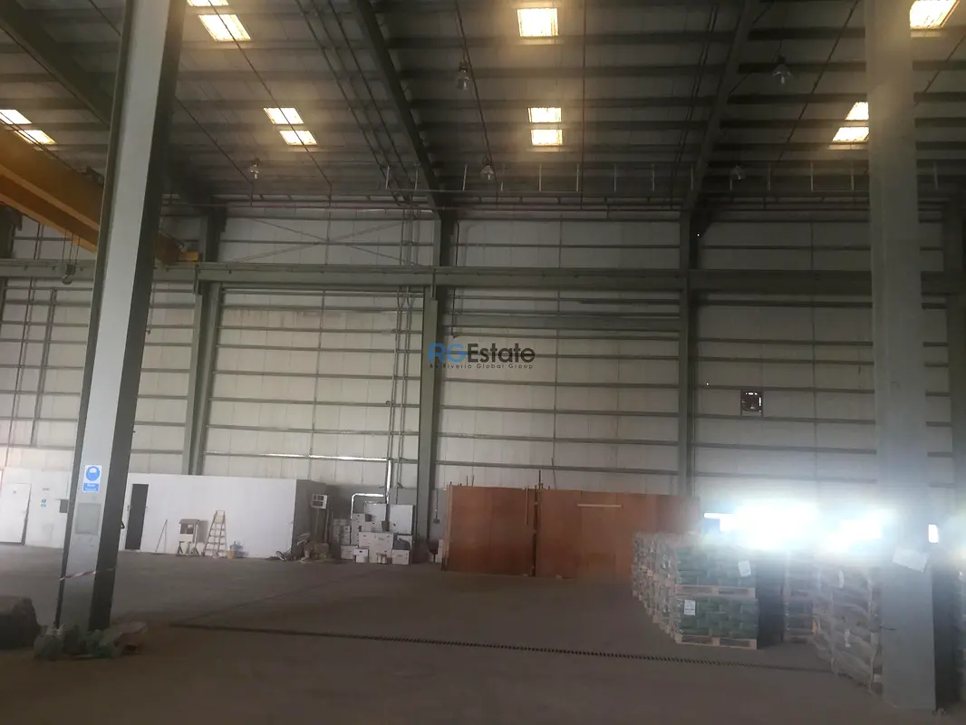 Power : 1200 KW, 71,500 sqft Warehouse with office for Sale in Techno Park