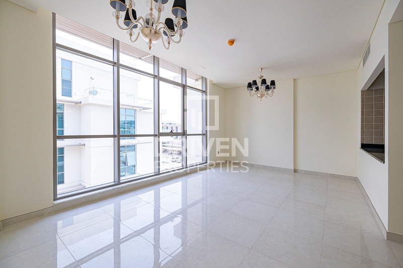 Well-maintained Apartment with High  ROI