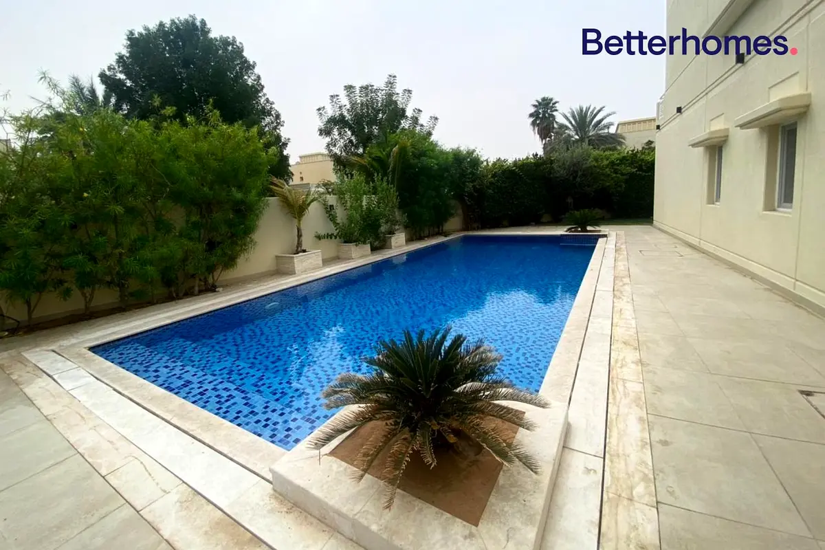 Pool and BBQ | Upgraded | Large Plot