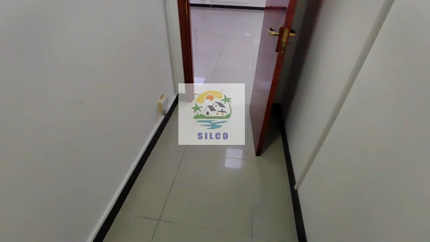 \\\Spacious Office Space with Modern Amenities: Large Kitchen, Toilet, and Store Room\\\