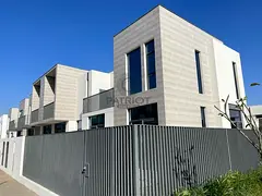 Close To Pool Amazing Location Modern Style