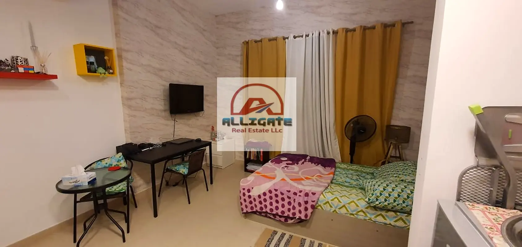 distres deal less then market Studio||Huge Layout||For Sale