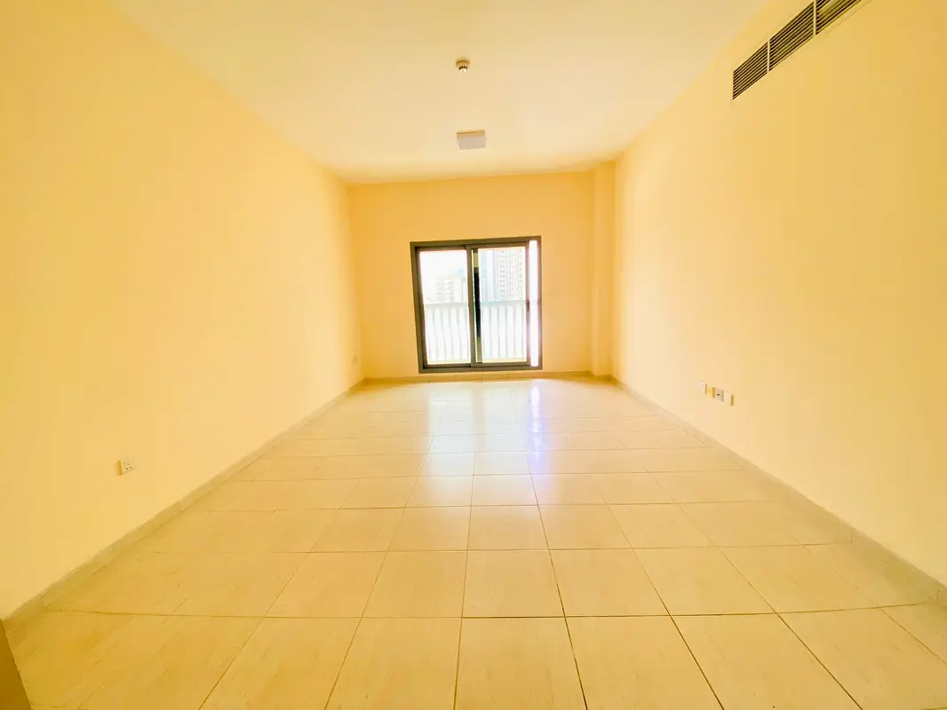 Like A New 2Bhk With 2 Balcony No Deposit Rent 32k