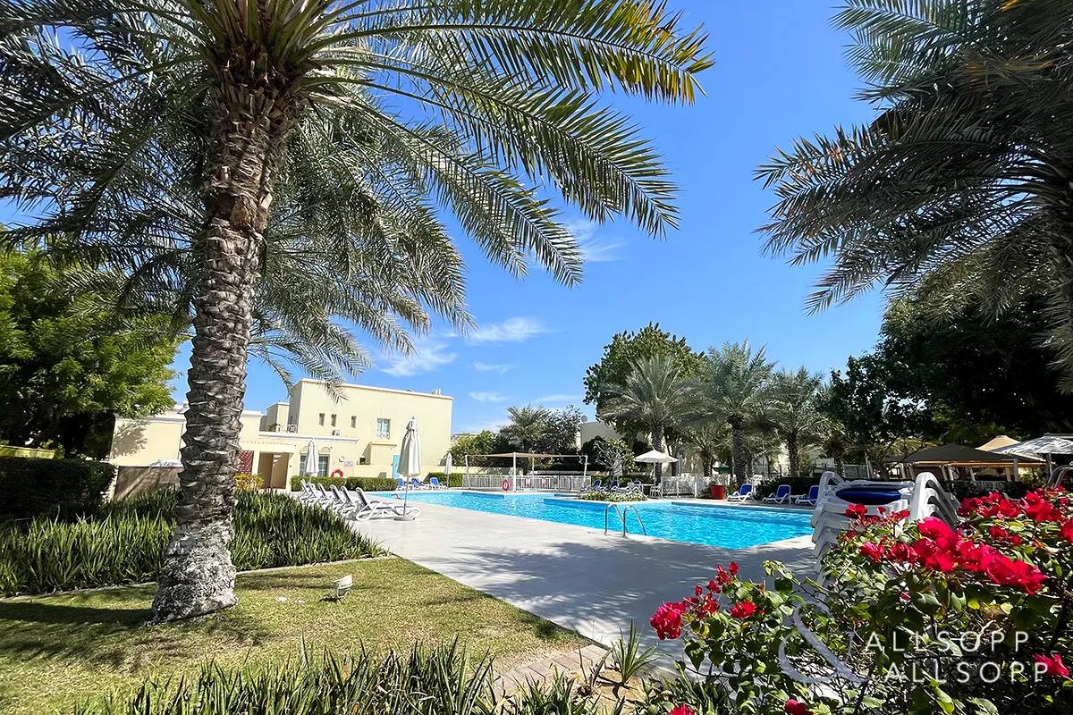 Fully Upgraded | Single Row | 3 Bedroom